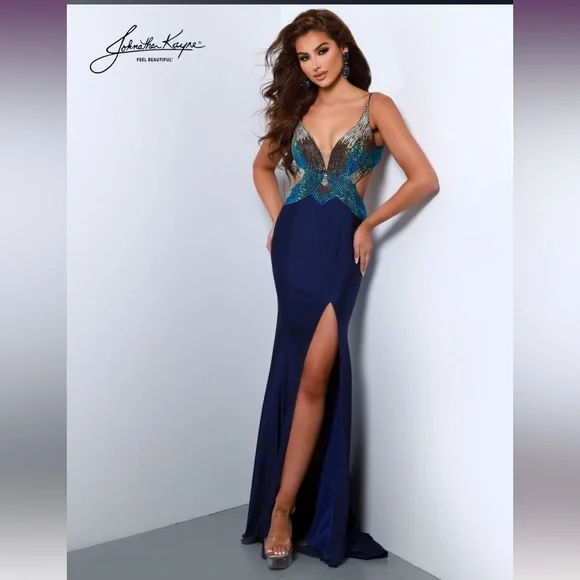 Johnathan Kayne Royal Blue Sequin Prom/Pagenat Dress size 0-2 - Picture 4 of 11